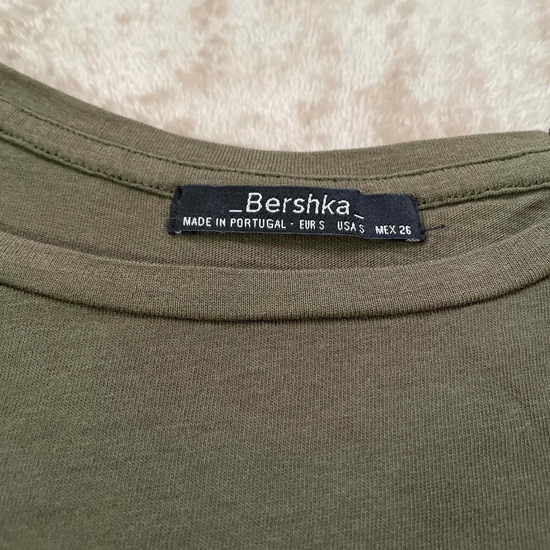 Bershka(ベルシュカ)のベルシュカ　シンプルTシャツ レディースのトップス(Tシャツ(半袖/袖なし))の商品写真