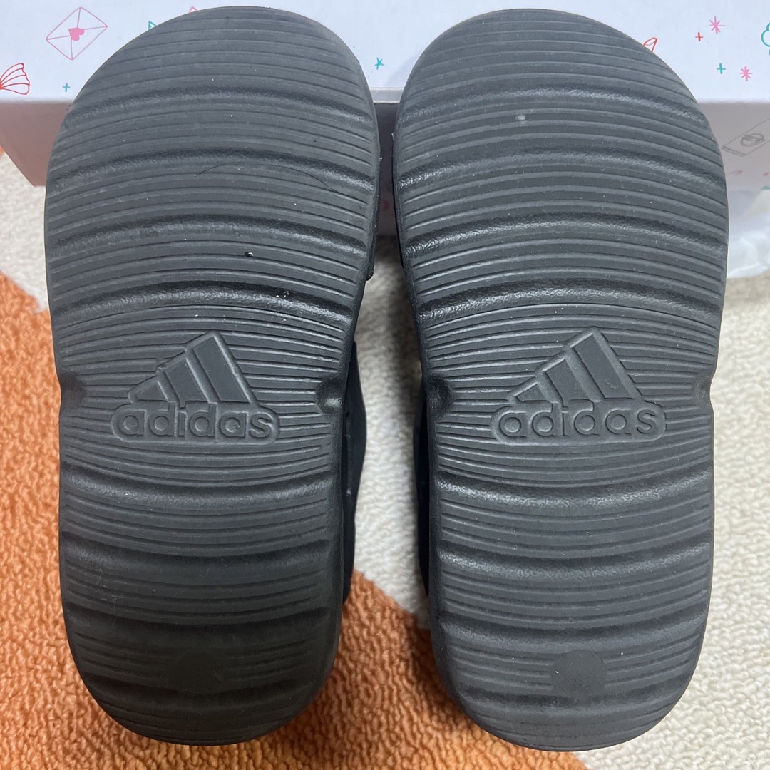 adidas(アディダス)のadidas サンダル キッズ/ベビー/マタニティのキッズ靴/シューズ(15cm~)(サンダル)の商品写真