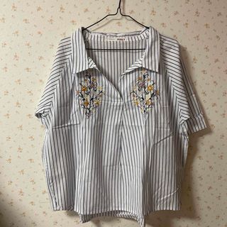 アズノウアズ(AS KNOW AS)の【美品】アズノウアズピンキー　花柄刺繍スキッパーシャツ(シャツ/ブラウス(半袖/袖なし))