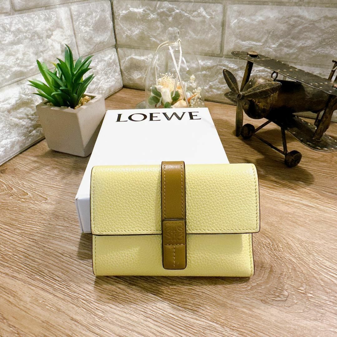 ◇ロエベ◇LOEWE バーティカルウォレット 三つ折り財布 イエロー