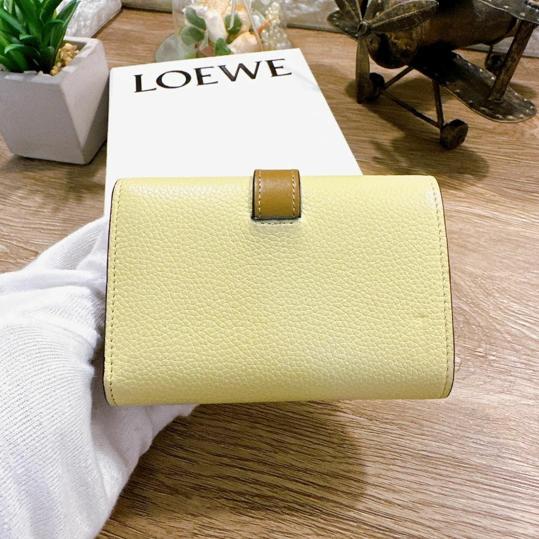 ◇ロエベ◇LOEWE バーティカルウォレット 三つ折り財布 イエロー