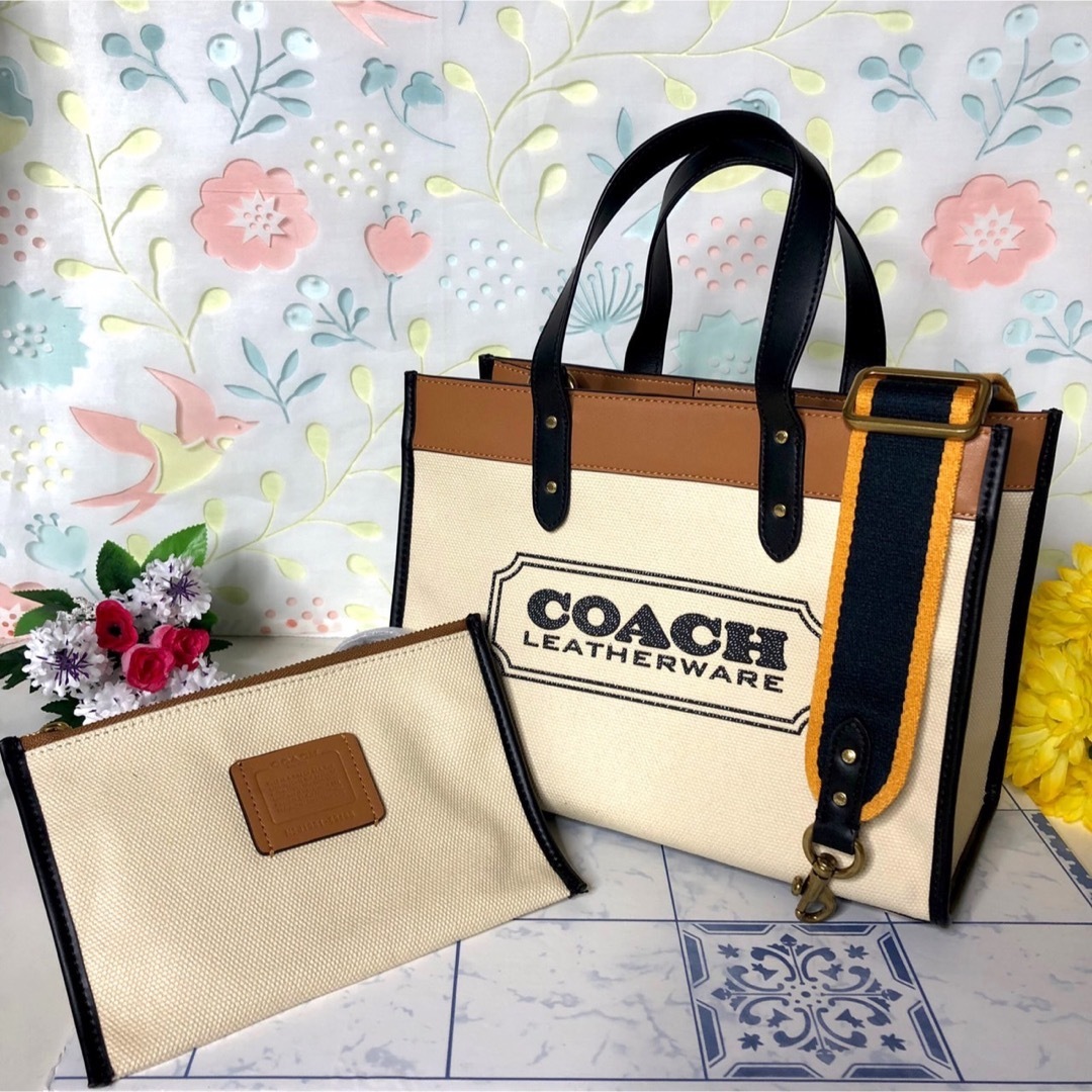 COACH(コーチ)のコーチ　トートバッグ　ハンドバッグ　デニム　ホワイト　【新品】 レディースのバッグ(トートバッグ)の商品写真