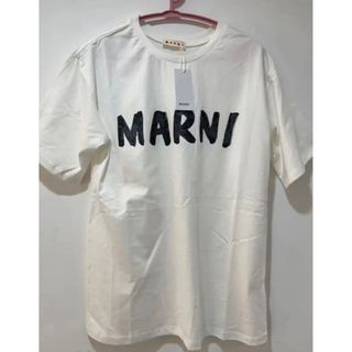 マルニ　半袖Tシャツ　ホワイト　白　ロゴ刺繍　Mサイズ　クリーニング済　シンプル