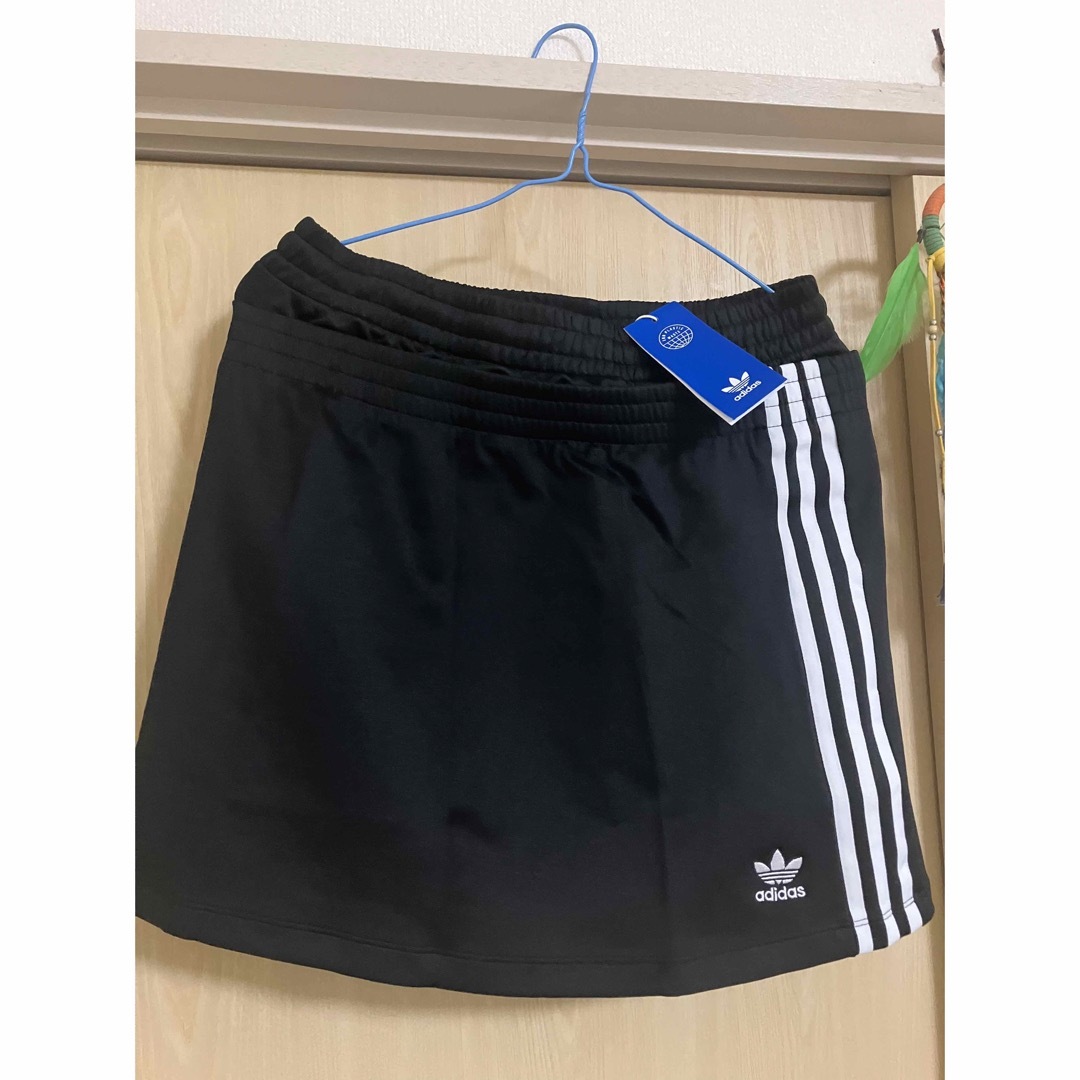 新品adidasミニスカート(XL)