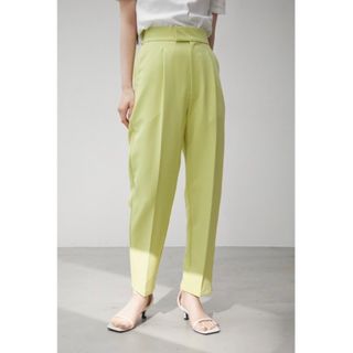 アズールバイマウジー(AZUL by moussy)のVenus Tapered Pants Sサイズ　ライム色　テーパードパンツ(その他)