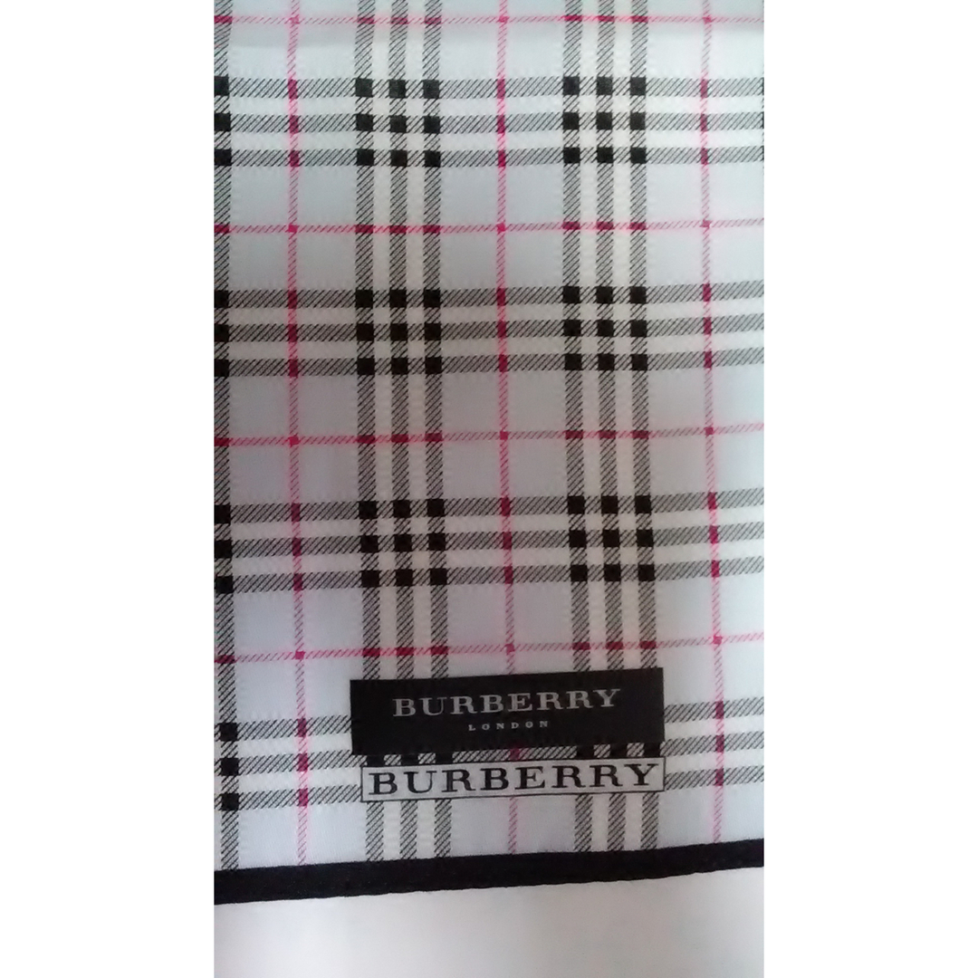 BURBERRY(バーバリー)のBURBERRY バーバリー ノバチェック スカーフ ハンカチ　未使用 レディースのファッション小物(バンダナ/スカーフ)の商品写真