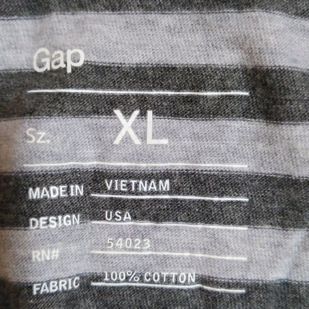 GAP(ギャップ)のメンズ　Tシャツ　GAP　グレー　ストライプ メンズのトップス(Tシャツ/カットソー(半袖/袖なし))の商品写真