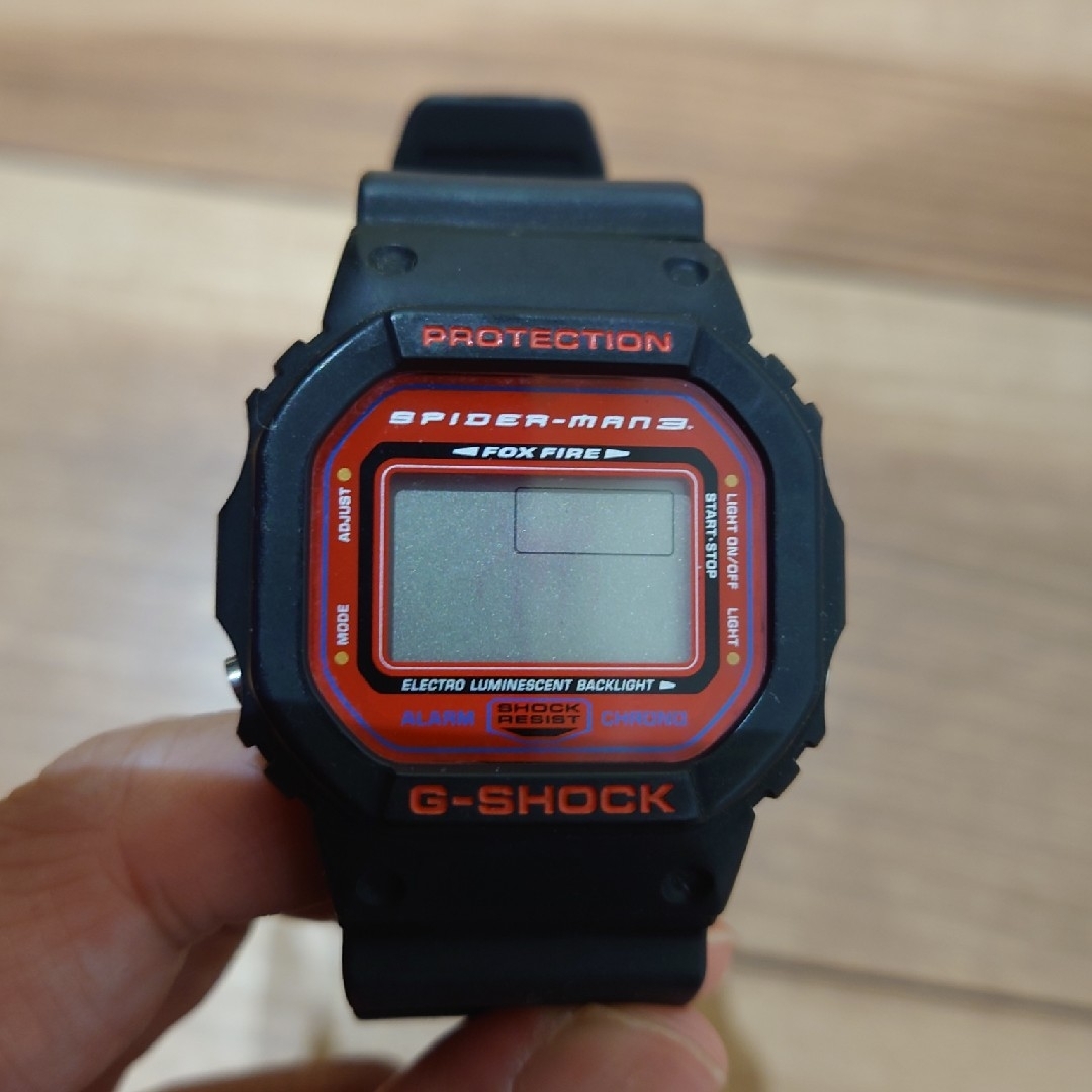 G-SHOCK DW-5600VT-1T　スパイダーマンコラボ品 メンズの時計(腕時計(デジタル))の商品写真