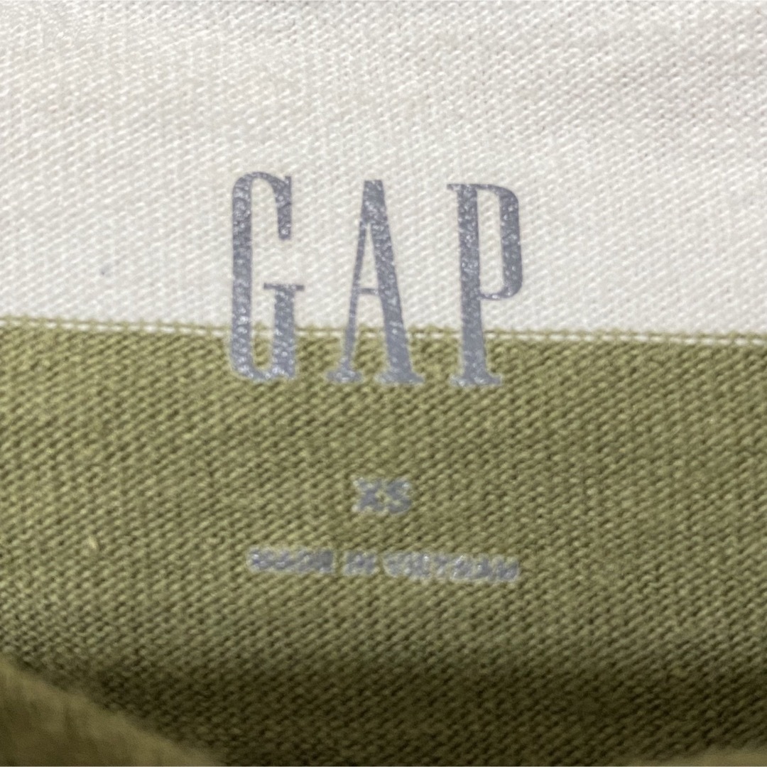 GAP(ギャップ)のGAP ボーダー　カーキ　ホワイト　Tシャツ　XSサイズ メンズのトップス(Tシャツ/カットソー(半袖/袖なし))の商品写真