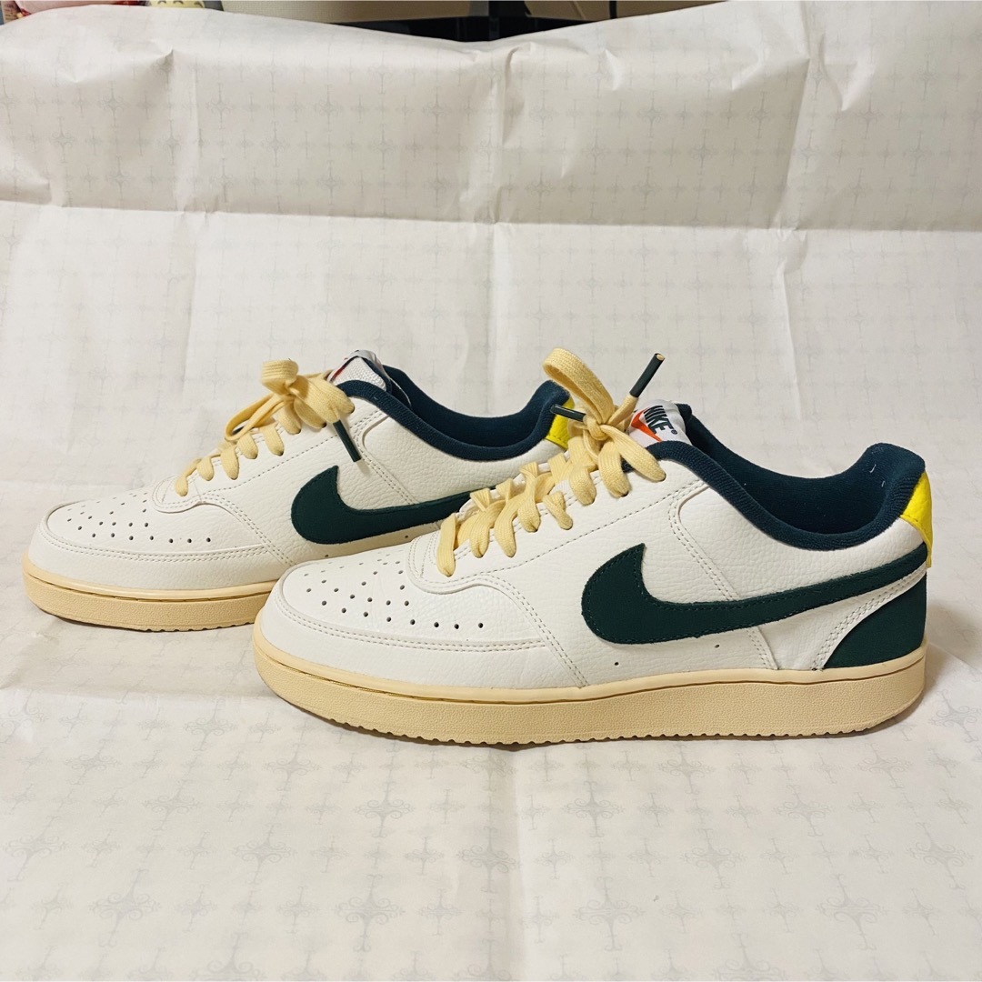 NIKE COURT VISION LO スニーカー26.5㎝　グリーン　レッド メンズの靴/シューズ(スニーカー)の商品写真