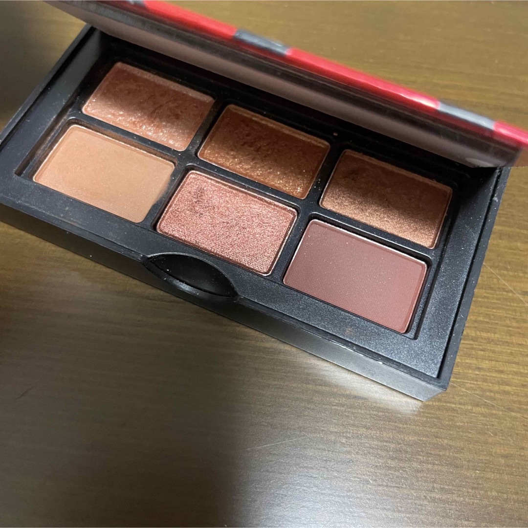 NARS(ナーズ)のNARS ナーズ アンラップドミニアイシャドーパレット LAGUNA コスメ/美容のベースメイク/化粧品(アイシャドウ)の商品写真