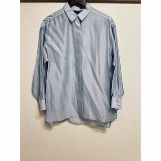 ユニクロ(UNIQLO)のライトブルー　シアーシャツ(シャツ/ブラウス(長袖/七分))