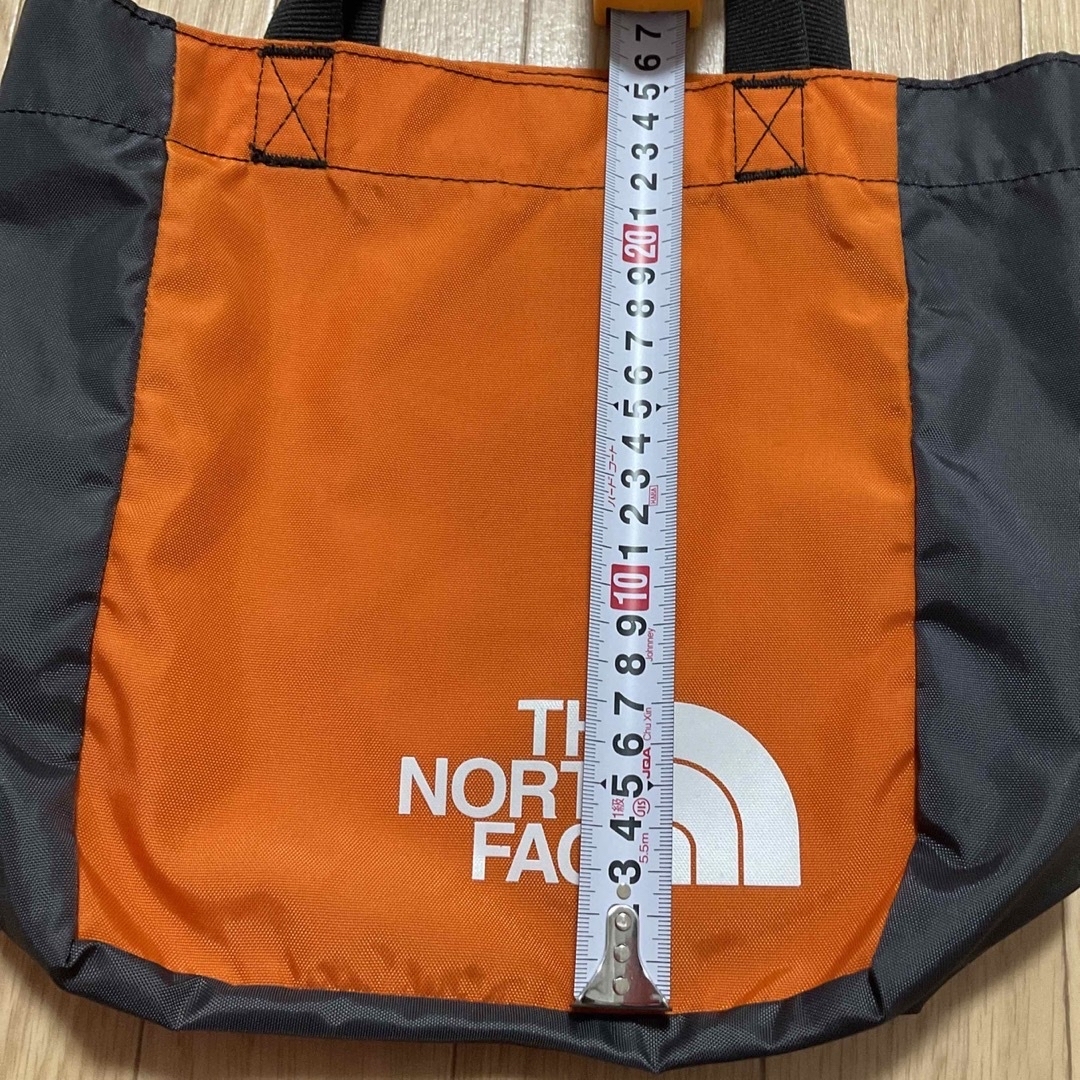 THE NORTH FACE(ザノースフェイス)のノースフェイス　ループトートとピンクトート　中古　Luna様用 メンズのバッグ(トートバッグ)の商品写真