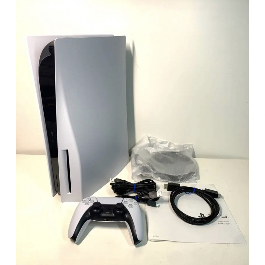 PlayStation(プレイステーション)のPS5 ヨドバシにて6月末購入　リモコン　横置きスタンド付！ エンタメ/ホビーのゲームソフト/ゲーム機本体(家庭用ゲーム機本体)の商品写真