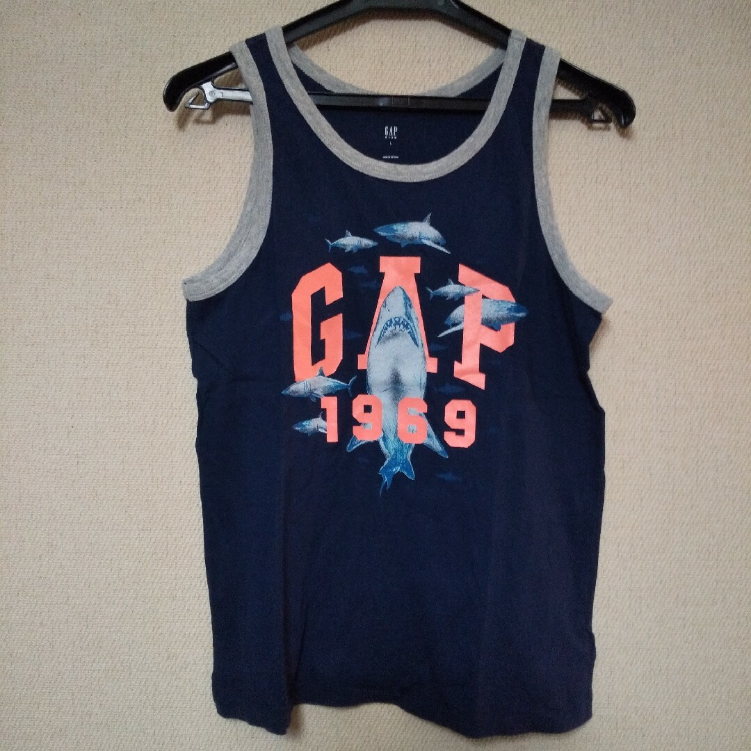 GAP(ギャップ)のGAPタンクトップsize140 キッズ/ベビー/マタニティのキッズ服男の子用(90cm~)(Tシャツ/カットソー)の商品写真