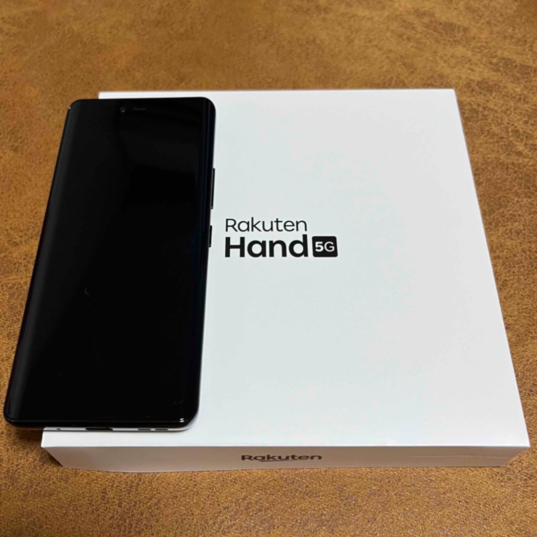 Rakuten　Hand　5G P780 ブラック　ホワイト　ハンド