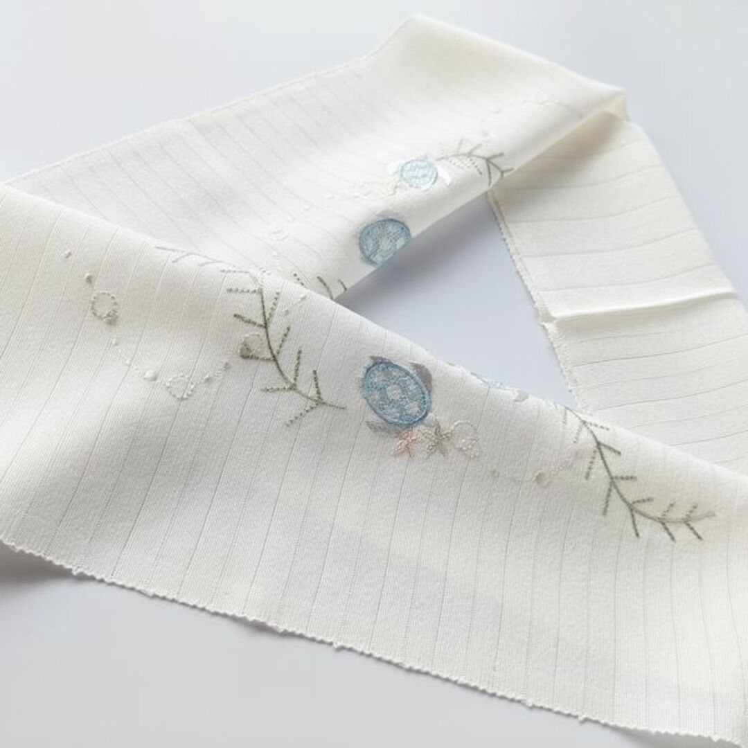 夏 絽 正絹 刺繍半衿 亀 藻 半襟 手刺繍 日本製【衿秀 和想庵】 夏 絽 正絹 刺繍半衿 亀 藻 半襟 手刺繍 日本製【衿秀 和想庵】
