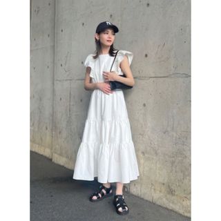 マウジー(moussy)の【タグ付新品】MOUSSY FLARE SLEEVE ドレス(ロングワンピース/マキシワンピース)