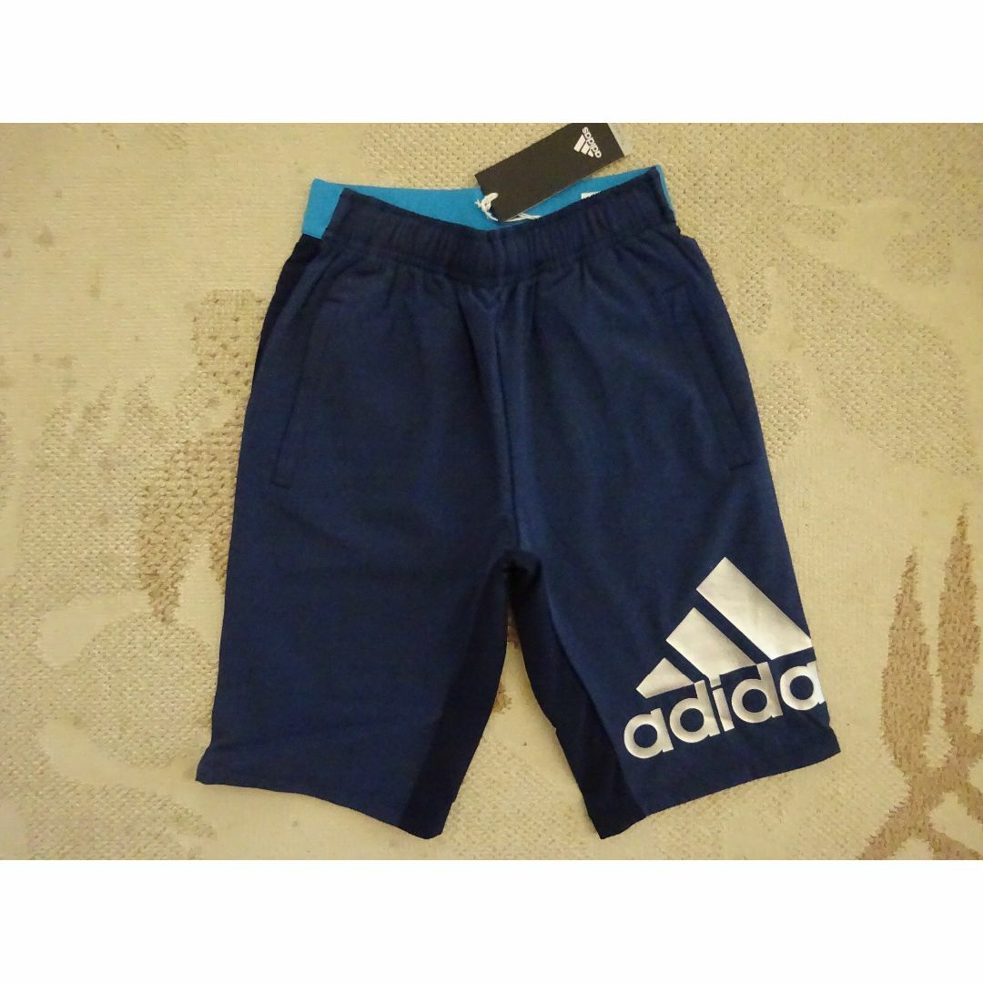 adidas(アディダス)の新品★アディダス★130★快適な着心地!!半袖Ｔシャツ(白)・パンツ(紺)★上下 キッズ/ベビー/マタニティのキッズ服男の子用(90cm~)(その他)の商品写真