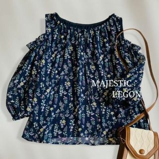 マジェスティックレゴン(MAJESTIC LEGON)の【美品♡】　MAJESTIC LEGON　ふんわり　肩開きフラワーブラウス　S(シャツ/ブラウス(長袖/七分))