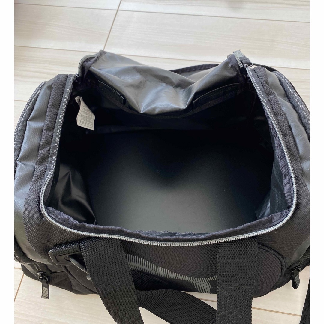 美品❗️プーマ　スポーツバッグ　ボストンバッグ メンズのバッグ(ボストンバッグ)の商品写真