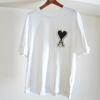 アミ(ami)の【AMI PARIS アミパリス】黒ハートロゴ Tシャツ(Tシャツ/カットソー(半袖/袖なし))