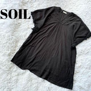 ソイル(SOIL)の美品✨　SOIL ソイル ブラウス　黒　ブラック　2 M〜L コットン(Tシャツ(半袖/袖なし))