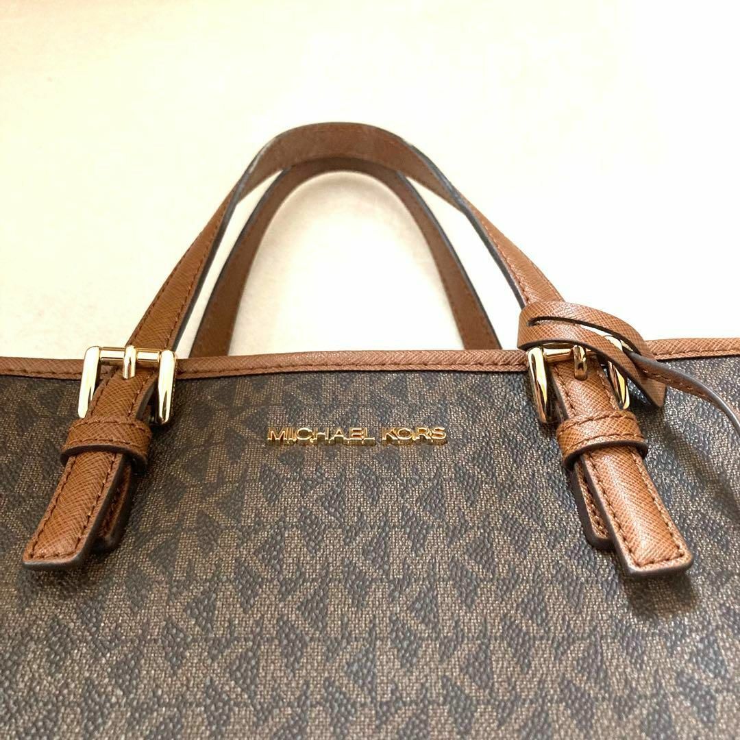 Michael Kors(マイケルコース)の✨️極美品✨️ マイケルコース ハンドバッグ チャーム ブラウン 総柄 レディースのバッグ(ハンドバッグ)の商品写真