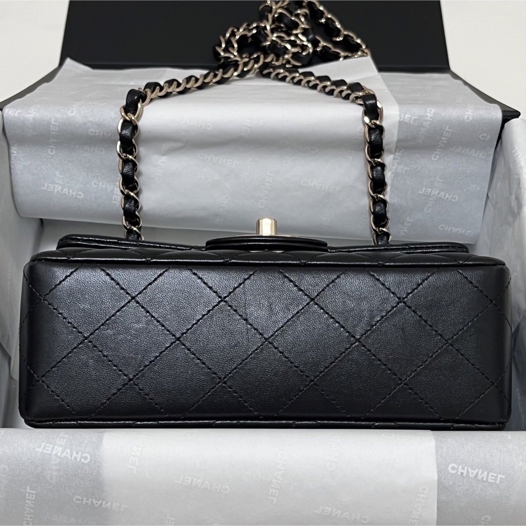 CHANEL(シャネル)のatt様専用୨୧超美品 シャネル ミニマトラッセ 20 チェーンショルダーバッグ レディースのバッグ(ショルダーバッグ)の商品写真