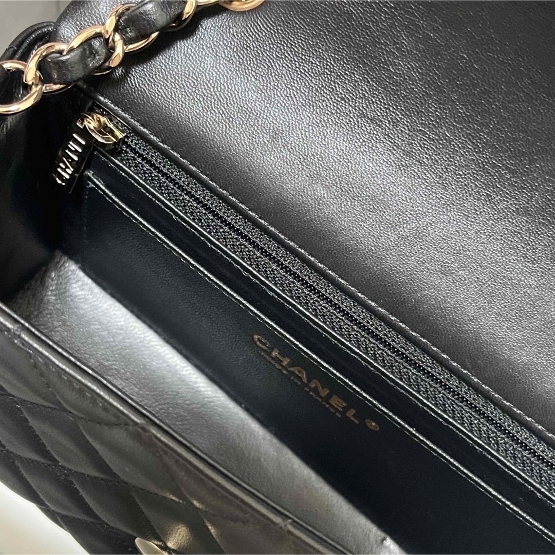 CHANEL(シャネル)のatt様専用୨୧超美品 シャネル ミニマトラッセ 20 チェーンショルダーバッグ レディースのバッグ(ショルダーバッグ)の商品写真