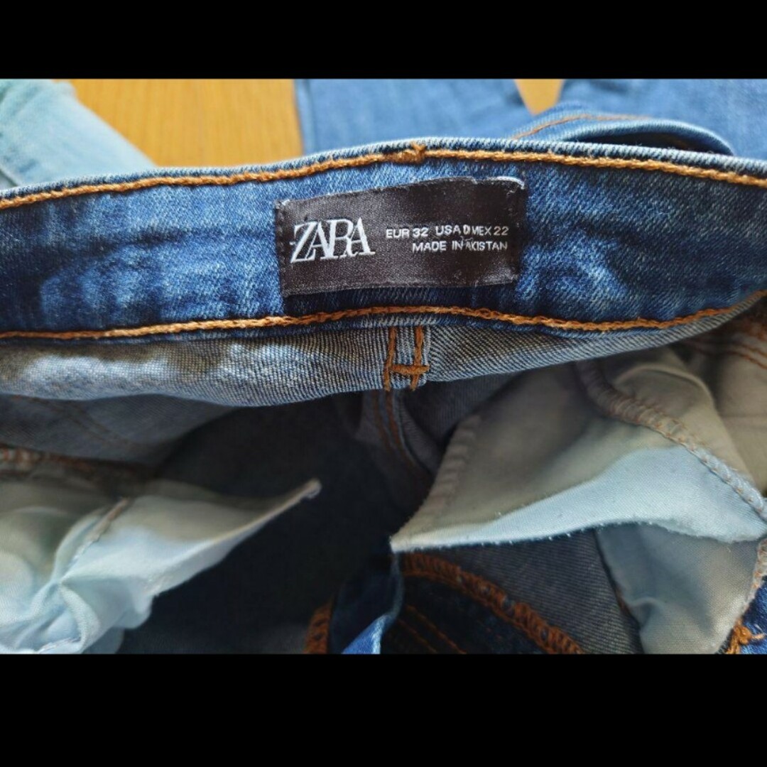 ZARA(ザラ)のZARA レディースデニム 美品 32サイズ スキニー レディースのパンツ(スキニーパンツ)の商品写真