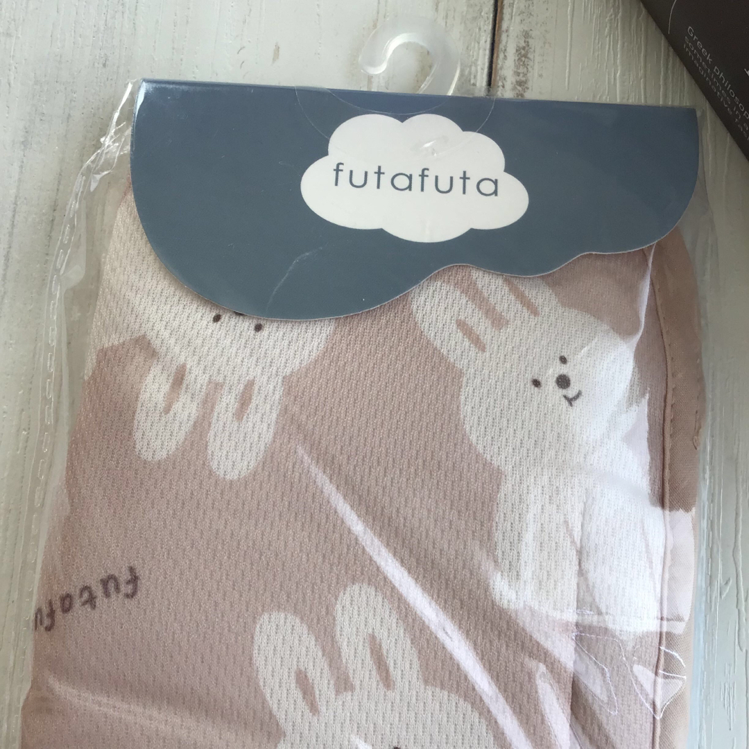 futafuta(フタフタ)の【29×17】抱っこ紐 ベビーカー ひんやり マット 保冷剤付き ウサギ キッズ/ベビー/マタニティの外出/移動用品(ベビーカー用アクセサリー)の商品写真