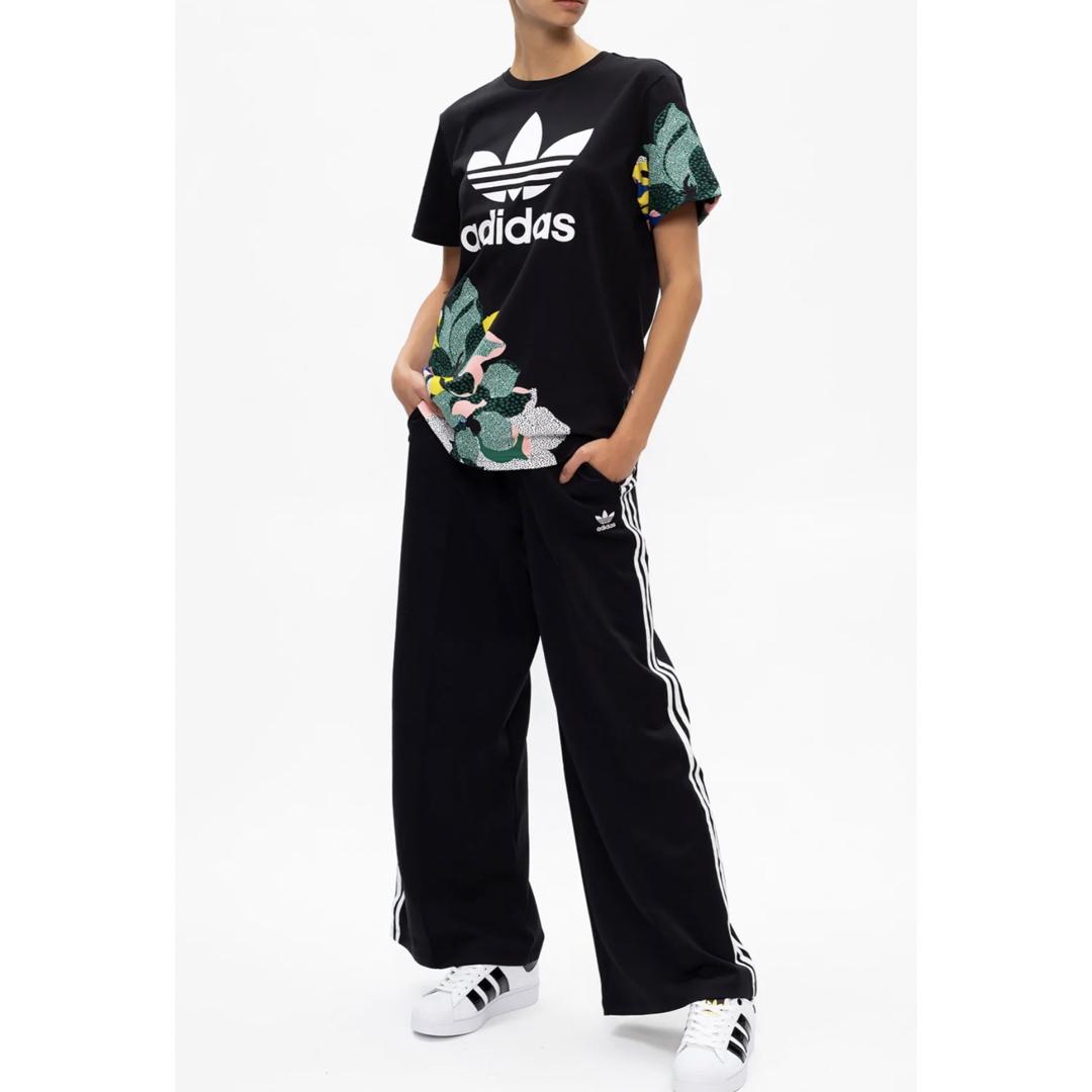 adidas originals 新品タグ付きワイドレッグパンツ