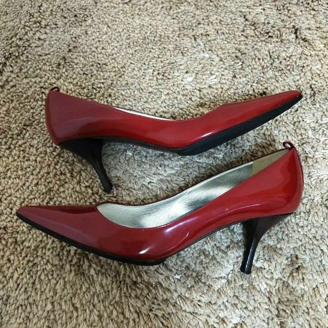 VICINI(ヴィチーニ)のヴィチーニエナメルレディースパンプス24cm美脚赤ピンヒール6cm女子会靴 レディースの靴/シューズ(ハイヒール/パンプス)の商品写真