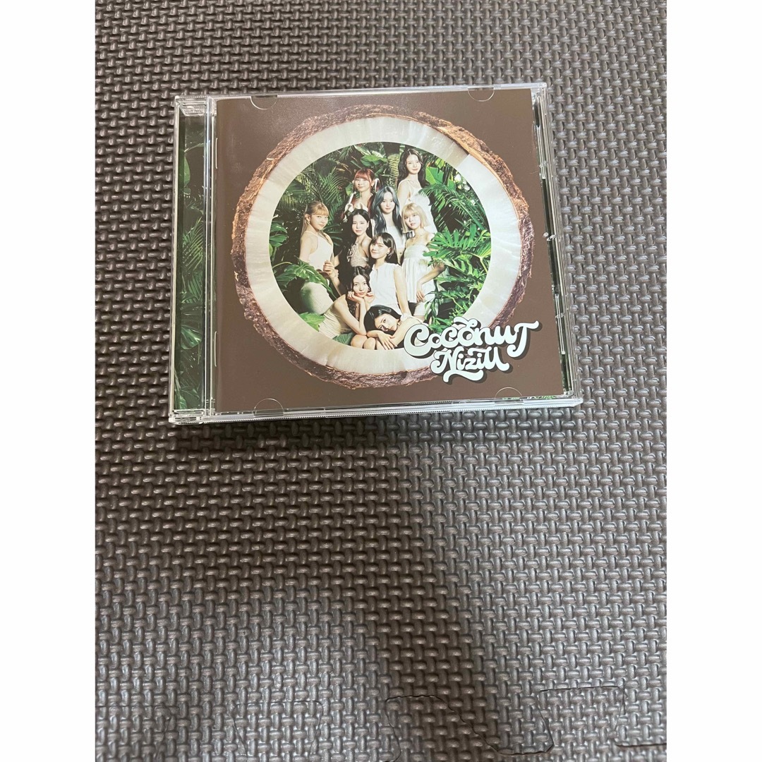 NiziU COCONUT 通常盤 CDのみ エンタメ/ホビーのタレントグッズ(アイドルグッズ)の商品写真
