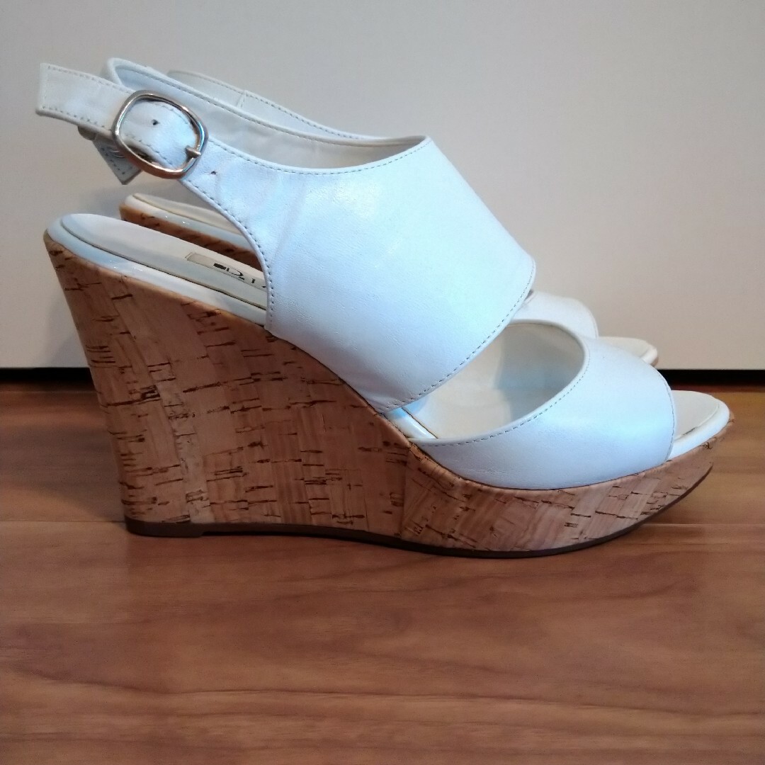DIANA(ダイアナ)のダイアナ　サンダル　ウェッジソール　23.5cm レディースの靴/シューズ(サンダル)の商品写真