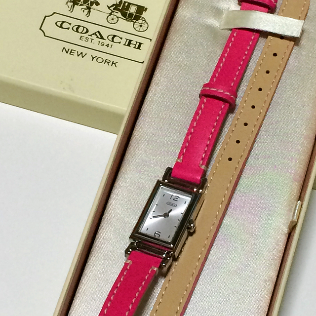 COACH - 未使用・箱付き!コーチ 2重巻きレザーベルトの腕時計の通販 COACH - 未使用・箱付き!コーチ 2重巻きレザーベルトの腕時計の通販
