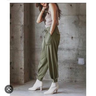 アリシアスタン(ALEXIA STAM)のALEXIA STAM Ankle Button Tuck Pants (カジュアルパンツ)