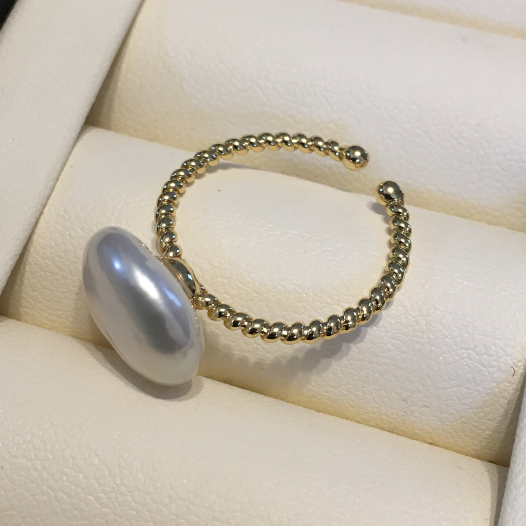 バロック真珠リング　淡水コインパール指輪　ホワイト レディースのアクセサリー(リング(指輪))の商品写真