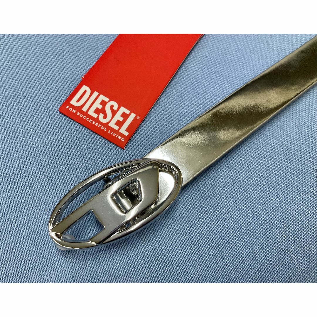 DIESEL(ディーゼル)のディーゼル　レディース　ベルト 1023　サイズ80　シルバー　残り僅か　ロゴ レディースのファッション小物(ベルト)の商品写真