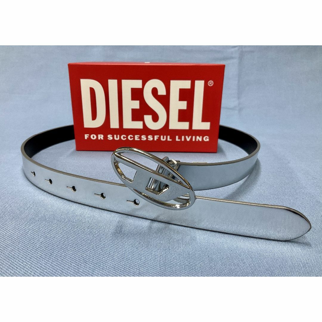 DIESEL(ディーゼル)のディーゼル　レディース　ベルト 1023　サイズ80　シルバー　残り僅か　ロゴ レディースのファッション小物(ベルト)の商品写真