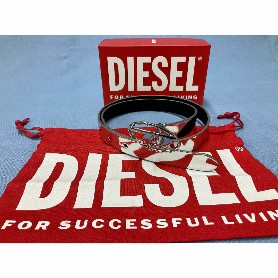 DIESEL(ディーゼル)のディーゼル　レディース　ベルト 1023　サイズ80　シルバー　残り僅か　ロゴ レディースのファッション小物(ベルト)の商品写真