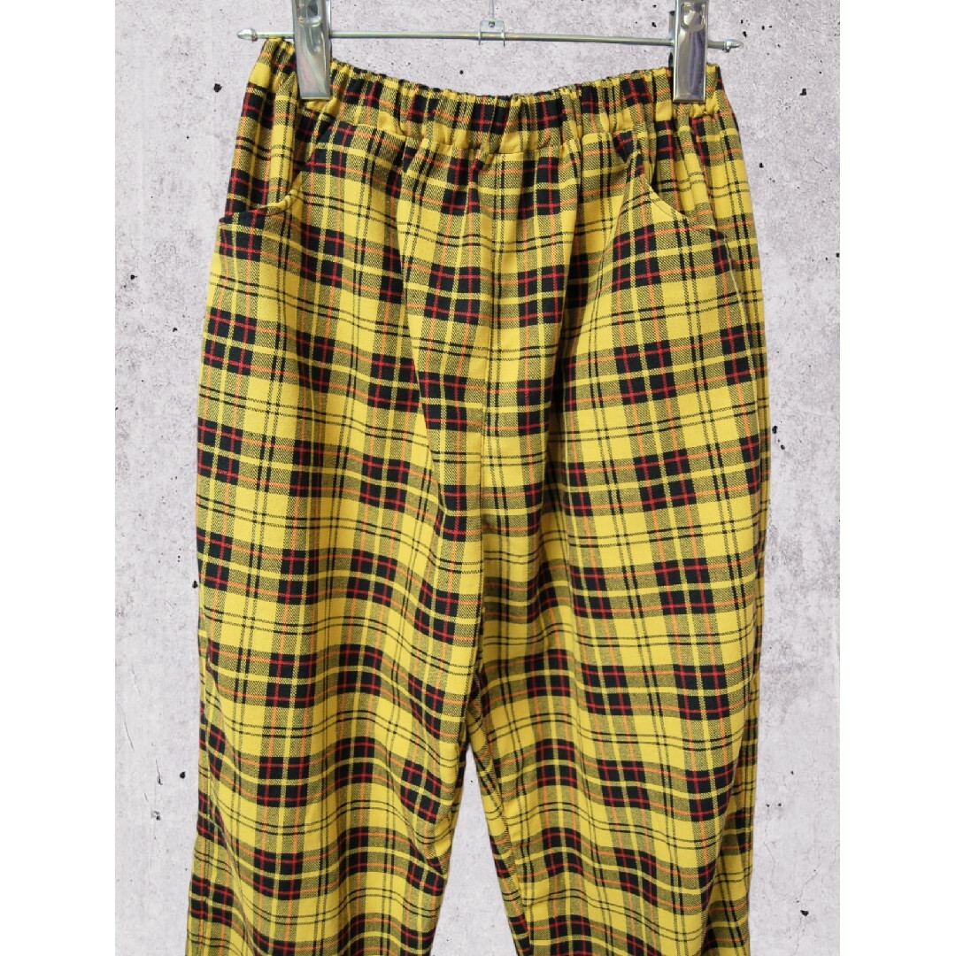 タータンチェック　裾フリル　フレアパンツ:yellow レディースのパンツ(カジュアルパンツ)の商品写真