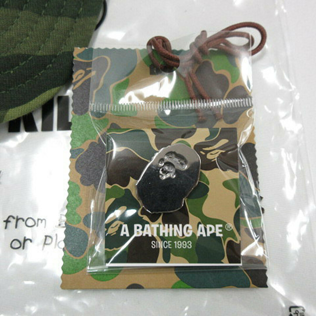 アベイシングエイプ 初期ピンバッジ ステッカーABATHINGAPE  未使用品