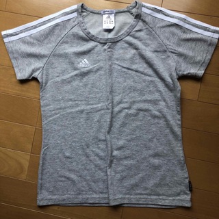 アディダス(adidas)のadidas Tシャツ　M(Tシャツ(半袖/袖なし))