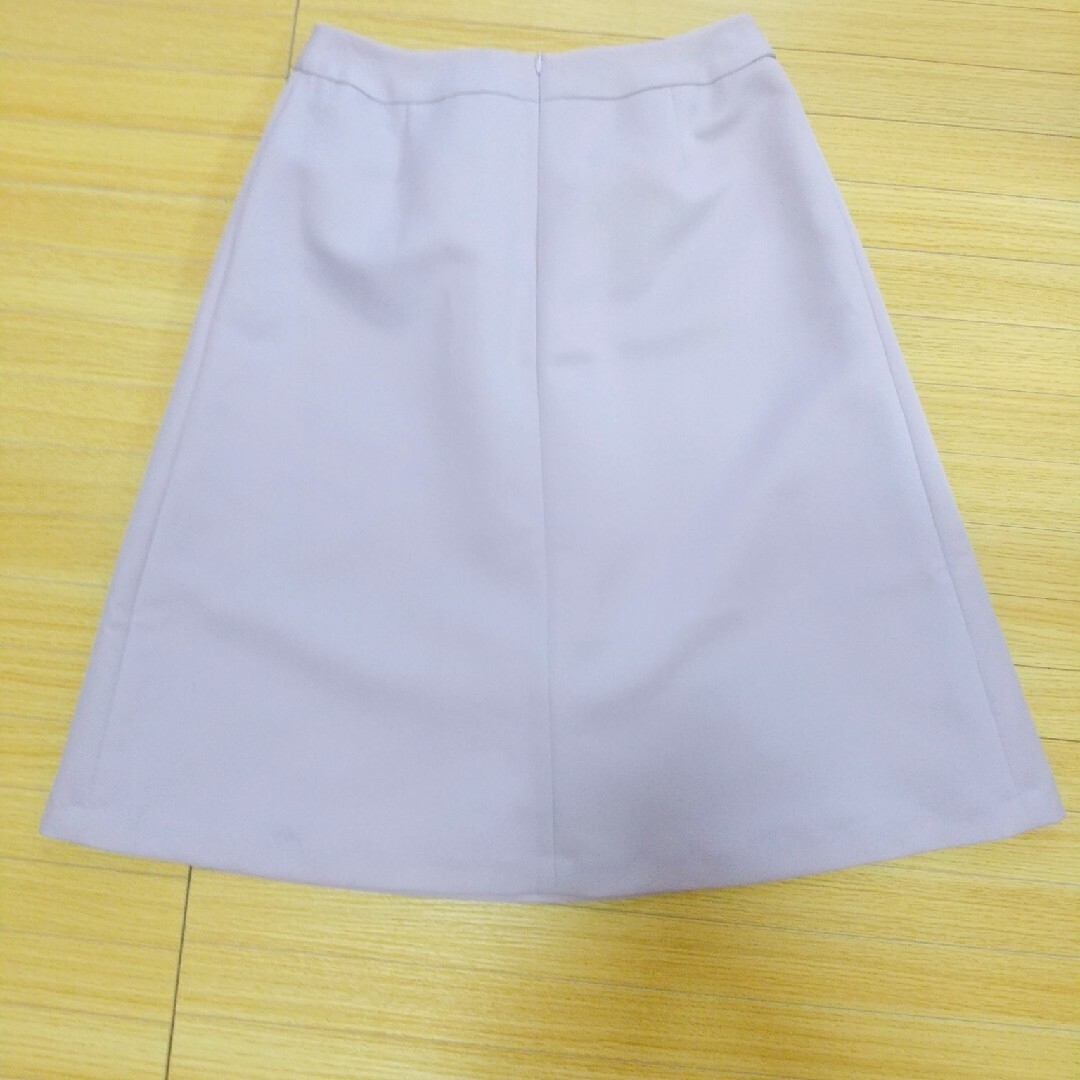 NATURAL BEAUTY BASIC(ナチュラルビューティーベーシック)のボックススカートMサイズ   ナチュラルビューティーベーシック レディースのスカート(ひざ丈スカート)の商品写真