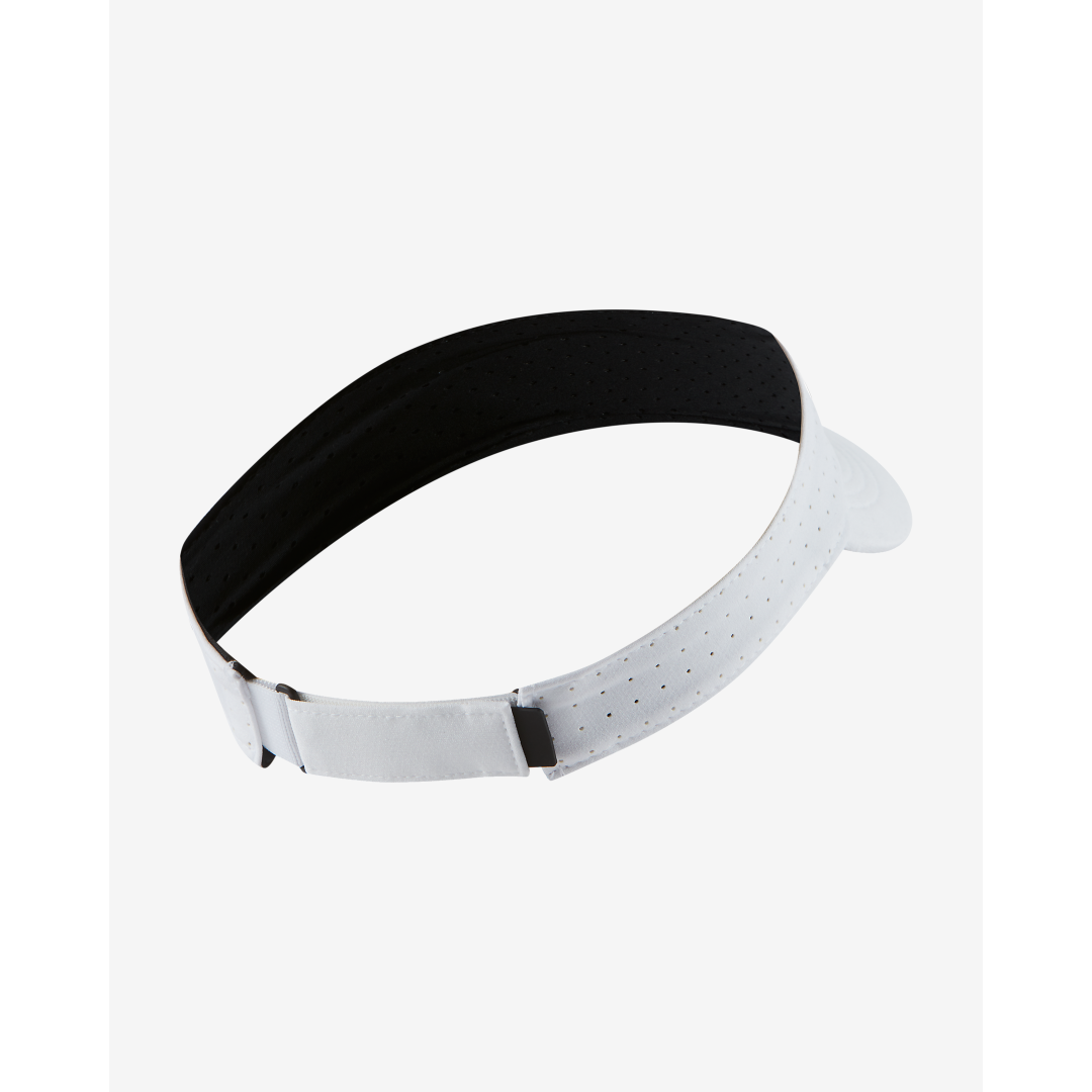 NIKE(ナイキ)の★新品★　NIKE　NikeCourt Advantage Visor スポーツ/アウトドアのテニス(ウェア)の商品写真