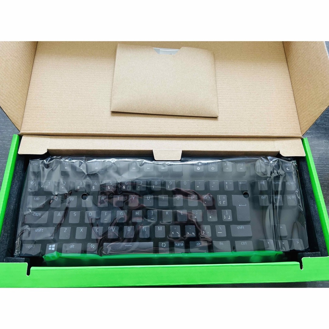 RAZER HUNTSMAN V2 TENKEYLESS ゲーミングキーボード