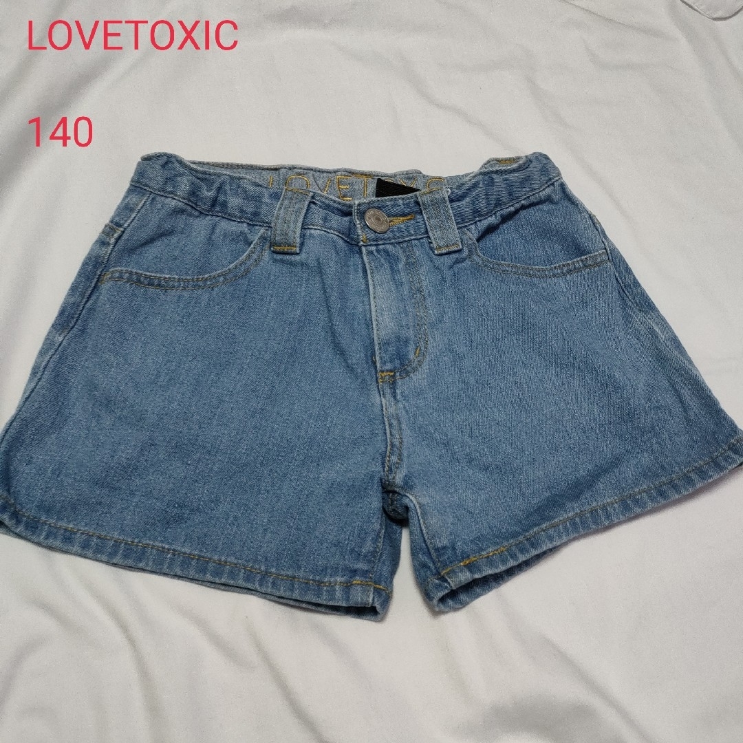 lovetoxic(ラブトキシック)のLOVETOXIC  ラブトキシック　デニムショートパンツ　140 キッズ/ベビー/マタニティのキッズ服女の子用(90cm~)(パンツ/スパッツ)の商品写真