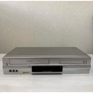 トウシバ(東芝)のTOSHIBA VHSビデオデッキ一体型DVDプレーヤー SD-V700 中古 (DVDプレーヤー)